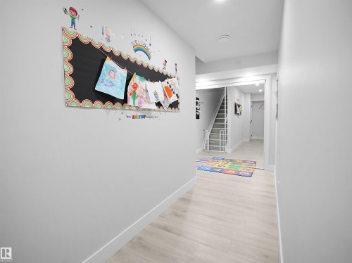 949 Stillwater Boulevard, Edmonton, AB - Indoor Photo Showing Other Room