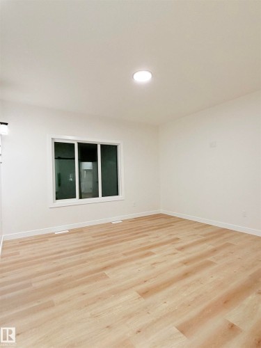 3320 Chickadee Drive, Edmonton, AB - Indoor Photo Showing Other Room