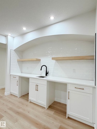 3320 Chickadee Drive, Edmonton, AB - Indoor Photo Showing Other Room