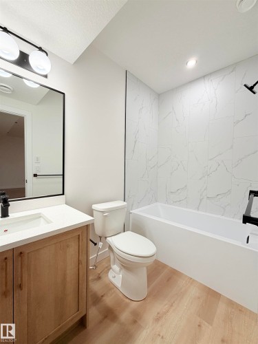 3320 Chickadee Drive, Edmonton, AB - Indoor Photo Showing Bathroom