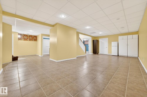 25 Folkstone Place, Stony Plain, AB - Indoor Photo Showing Other Room