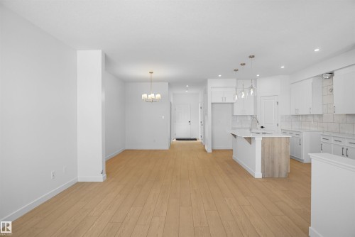 17506 5A Street, Edmonton, AB - Indoor Photo Showing Kitchen