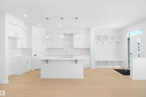 17506 5A Street, Edmonton, AB - Indoor Photo Showing Kitchen With Upgraded Kitchen