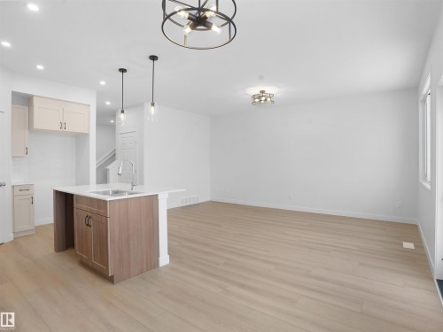 12119 34 Avenue, Edmonton, AB - Indoor