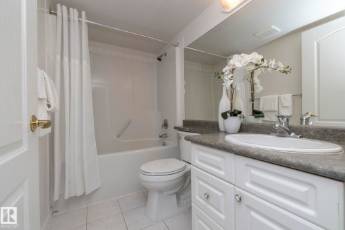 801 10909 103 Avenue, Edmonton, AB - Indoor Photo Showing Bathroom
