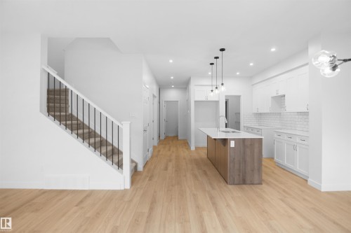 17408 7 Street, Edmonton, AB - Indoor Photo Showing Kitchen With Upgraded Kitchen