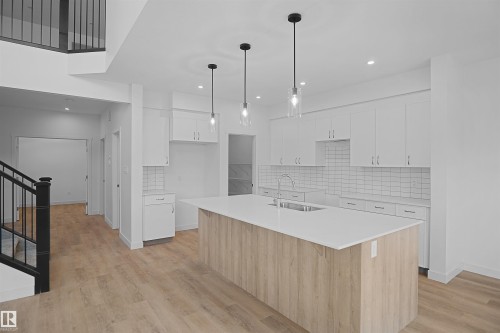 17340 7 Street, Edmonton, AB - Indoor Photo Showing Kitchen With Upgraded Kitchen