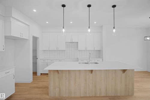 17340 7 Street, Edmonton, AB - Indoor Photo Showing Kitchen With Upgraded Kitchen