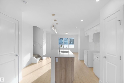 610 176 Avenue, Edmonton, AB - Indoor