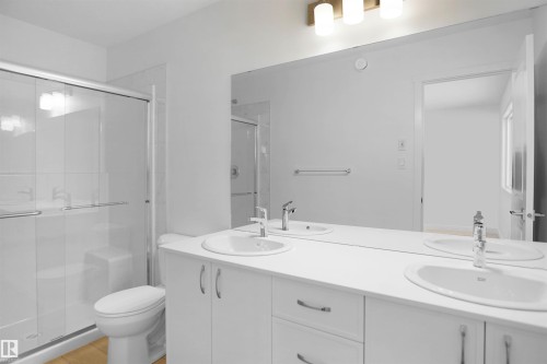 610 176 Avenue, Edmonton, AB - Indoor Photo Showing Bathroom