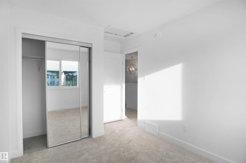 610 176 Avenue, Edmonton, AB - Indoor Photo Showing Other Room