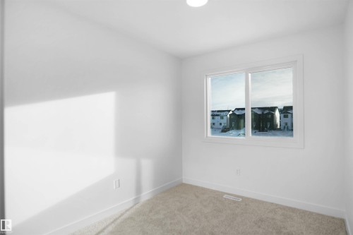 610 176 Avenue, Edmonton, AB - Indoor Photo Showing Other Room