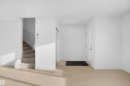 610 176 Avenue, Edmonton, AB - Indoor Photo Showing Other Room