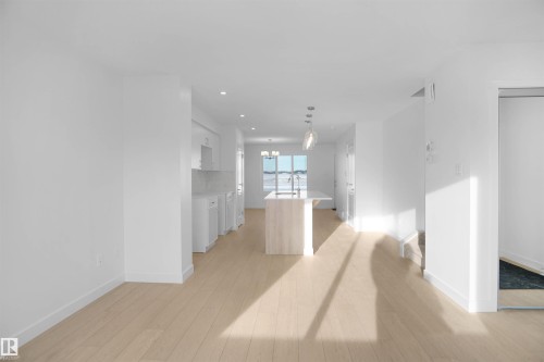 610 176 Avenue, Edmonton, AB - Indoor Photo Showing Other Room