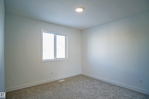 17632 4 Street, Edmonton, AB - Indoor Photo Showing Other Room