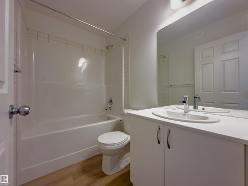 17632 4 Street, Edmonton, AB - Indoor Photo Showing Bathroom