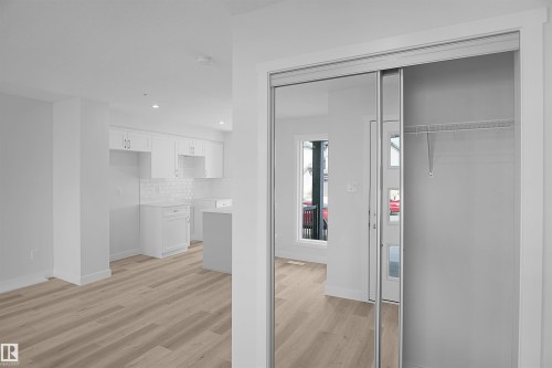 18976 28 Avenue, Edmonton, AB - Indoor Photo Showing Other Room