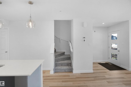 20919 16 Avenue, Edmonton, AB - Indoor Photo Showing Other Room