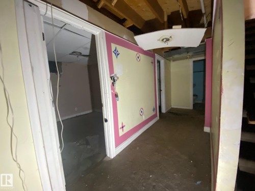 3607 53 Street, Wetaskiwin, AB - Indoor