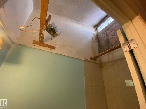 3607 53 Street, Wetaskiwin, AB - Indoor