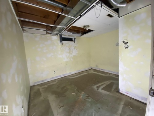 3607 53 Street, Wetaskiwin, AB - Indoor