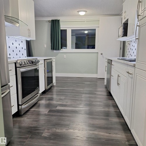 893 Birch Avenue, Sherwood Park, AB - Indoor Photo Showing Kitchen