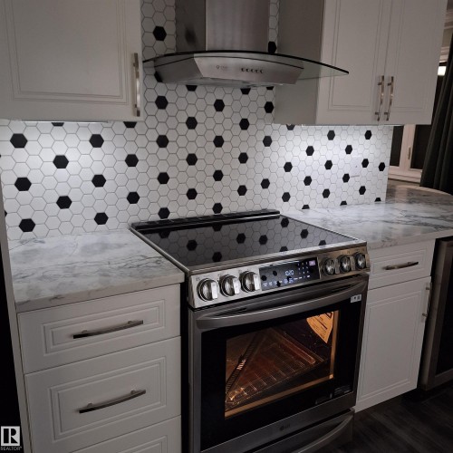 893 Birch Avenue, Sherwood Park, AB - Indoor Photo Showing Kitchen