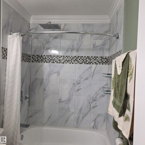 893 Birch Avenue, Sherwood Park, AB - Indoor Photo Showing Bathroom