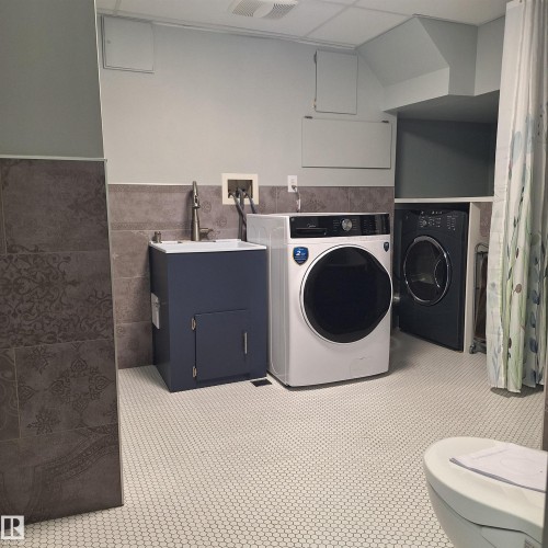 893 Birch Avenue, Sherwood Park, AB - Indoor Photo Showing Laundry Room