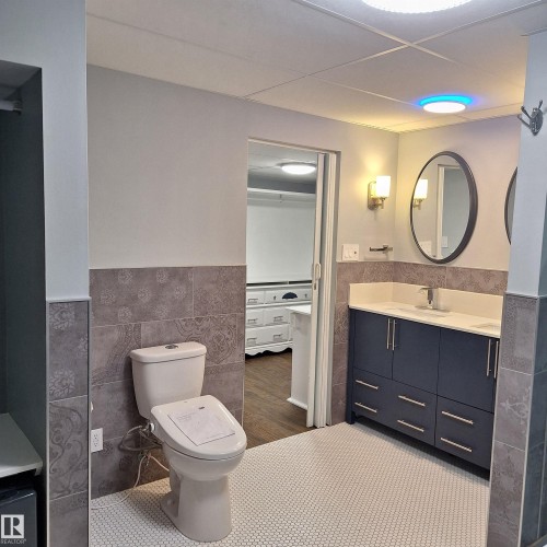 893 Birch Avenue, Sherwood Park, AB - Indoor Photo Showing Bathroom