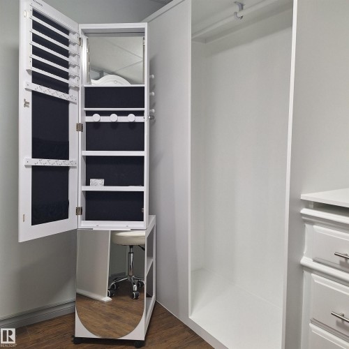 893 Birch Avenue, Sherwood Park, AB - Indoor With Storage