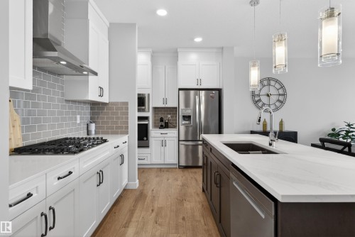 3230 Parker Loop, Edmonton, AB - Indoor Photo Showing Kitchen With Double Sink With Upgraded Kitchen