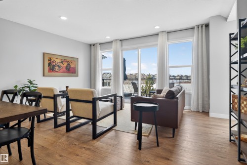 3230 Parker Loop, Edmonton, AB - Indoor