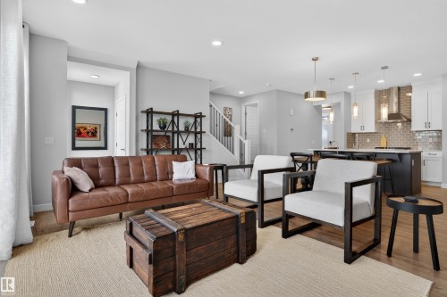 3230 Parker Loop, Edmonton, AB - Indoor