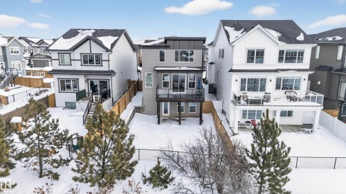 3230 Parker Loop, Edmonton, AB - Outdoor With Facade