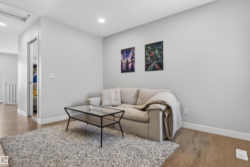 3230 Parker Loop, Edmonton, AB - Indoor