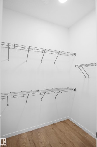 20605 42 Avenue, Edmonton, AB - Indoor With Storage