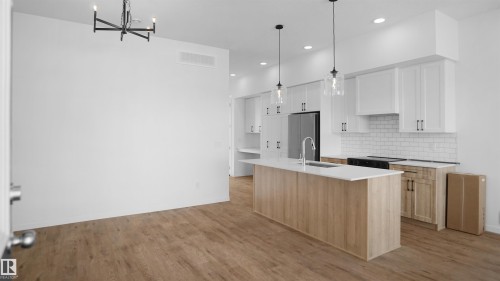20605 42 Avenue, Edmonton, AB - Indoor Photo Showing Kitchen With Upgraded Kitchen