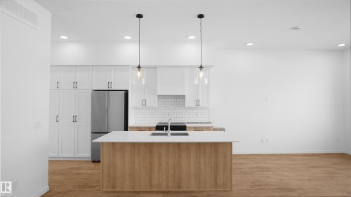 20605 42 Avenue, Edmonton, AB - Indoor Photo Showing Kitchen With Upgraded Kitchen