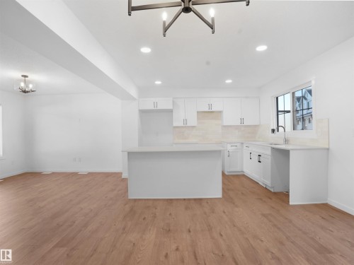 67 525 Secord Boulevard, Edmonton, AB - Indoor Photo Showing Kitchen