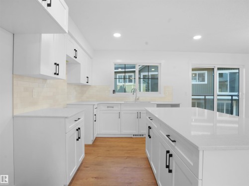 67 525 Secord Boulevard, Edmonton, AB - Indoor Photo Showing Kitchen
