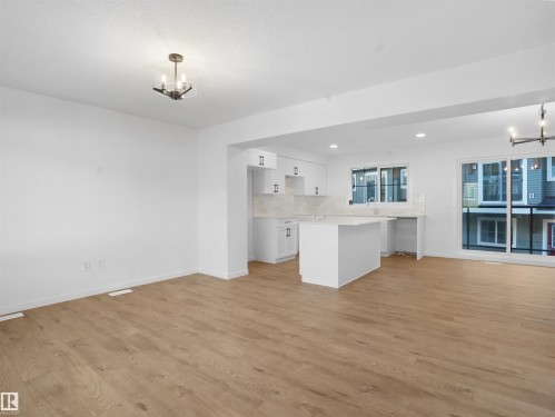67 525 Secord Boulevard, Edmonton, AB - Indoor Photo Showing Kitchen