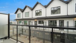 6 29 Airport Road  Edmonton, AB T5G 3K8