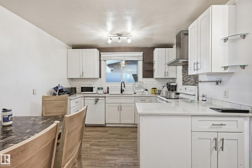 10810 132 Avenue, Edmonton, AB - Indoor Photo Showing Kitchen