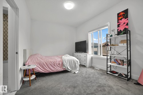 15023 15 Street, Edmonton, AB - Indoor Photo Showing Bedroom