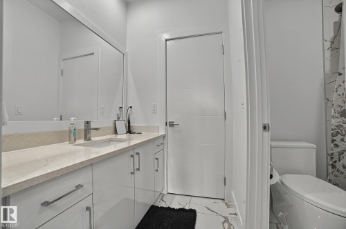 15023 15 Street, Edmonton, AB - Indoor Photo Showing Bathroom