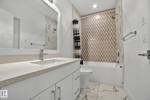 15023 15 Street, Edmonton, AB - Indoor Photo Showing Bathroom