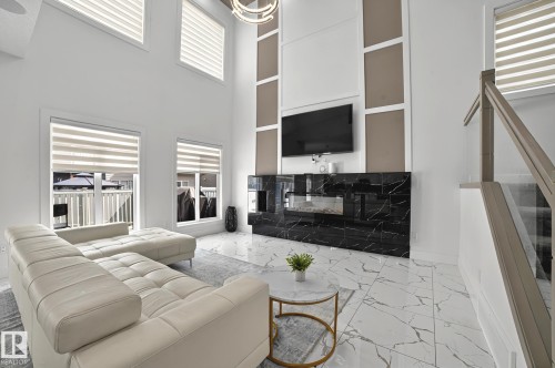 15023 15 Street, Edmonton, AB - Indoor