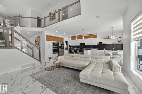 15023 15 Street, Edmonton, AB - Indoor