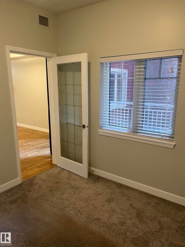 110 10333 112 Street, Edmonton, AB - Indoor